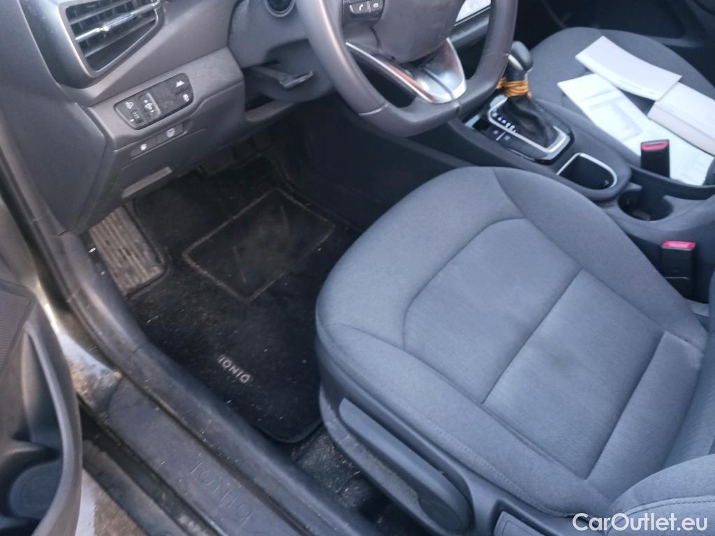  Hyundai   Ioniq HYUNDAI / 2019 / 5P / berlina con portón 1.6 GDI HEV Klass DCT #23