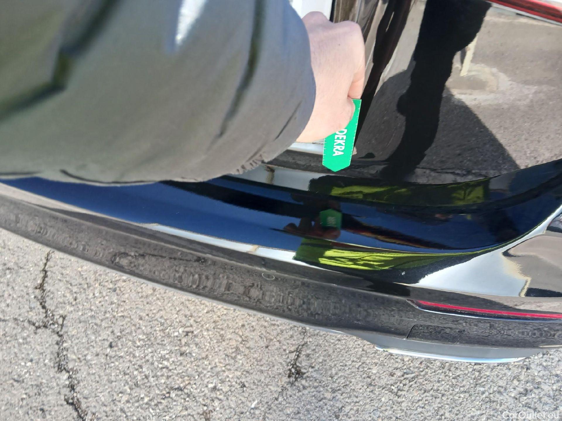  Mercedes  A-Klasse MERCEDES-BENZ Clase A / 2018 / 5P / berlina con portón A 200 #30