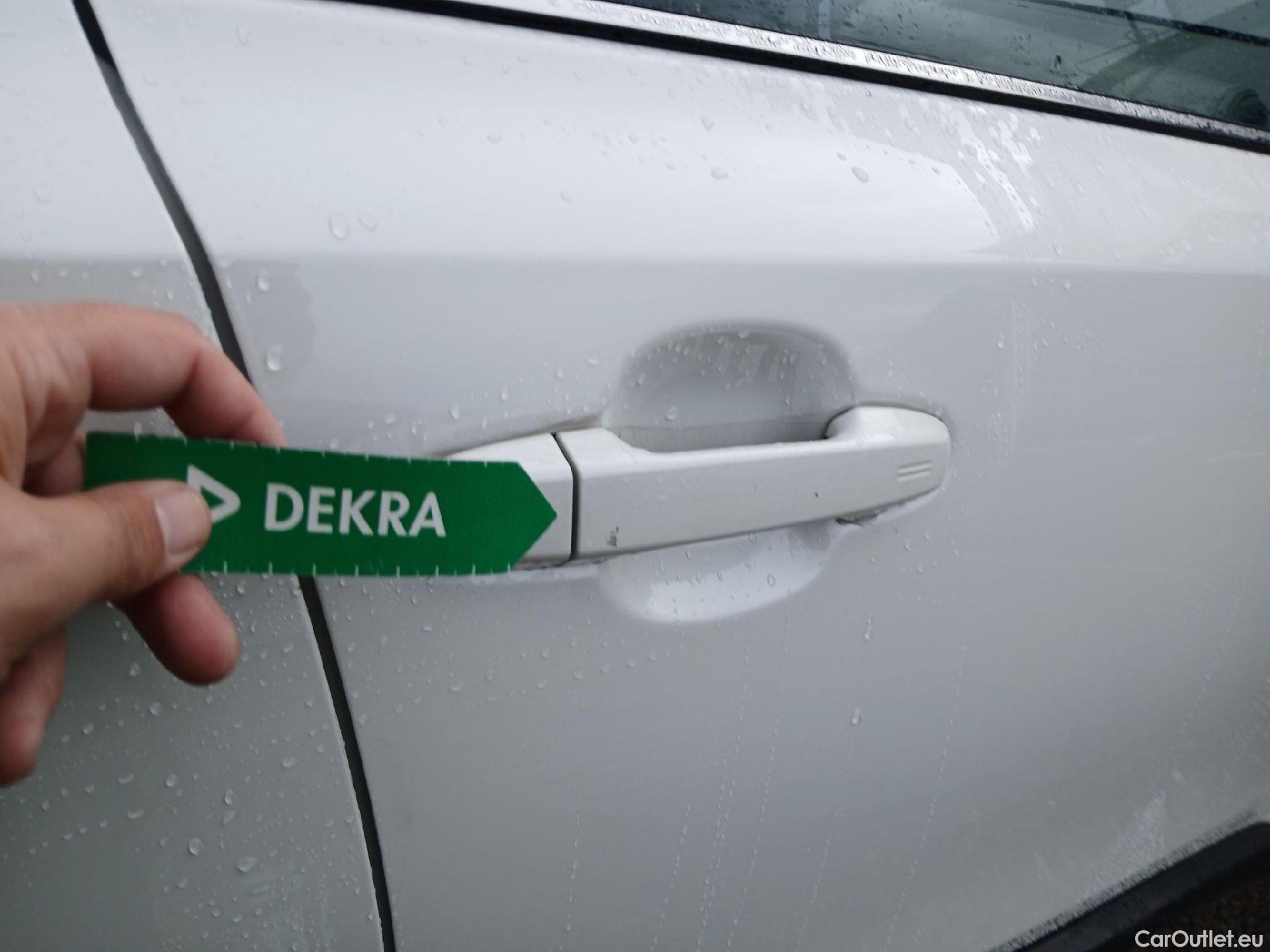  Toyota  C-HR TOYOTA  / 2019 / 5P / todoterreno 2.0 180H Advance #44