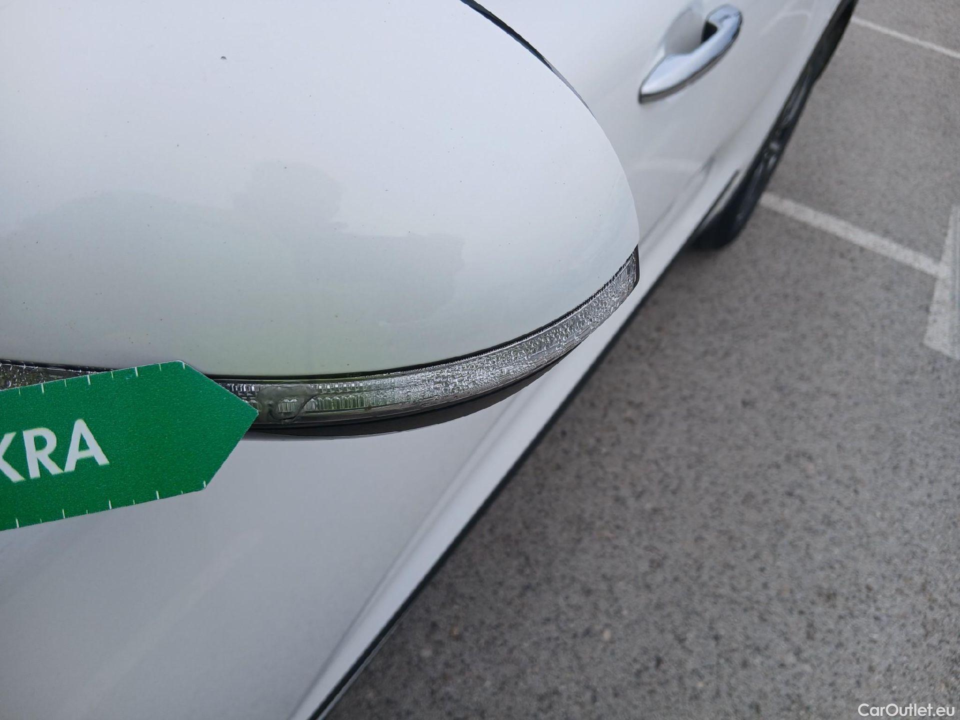  KIA  Niro KIA  / 2019 / 5P / crossover 1.6 GDi HEV 104kW (141CV) Drive #12