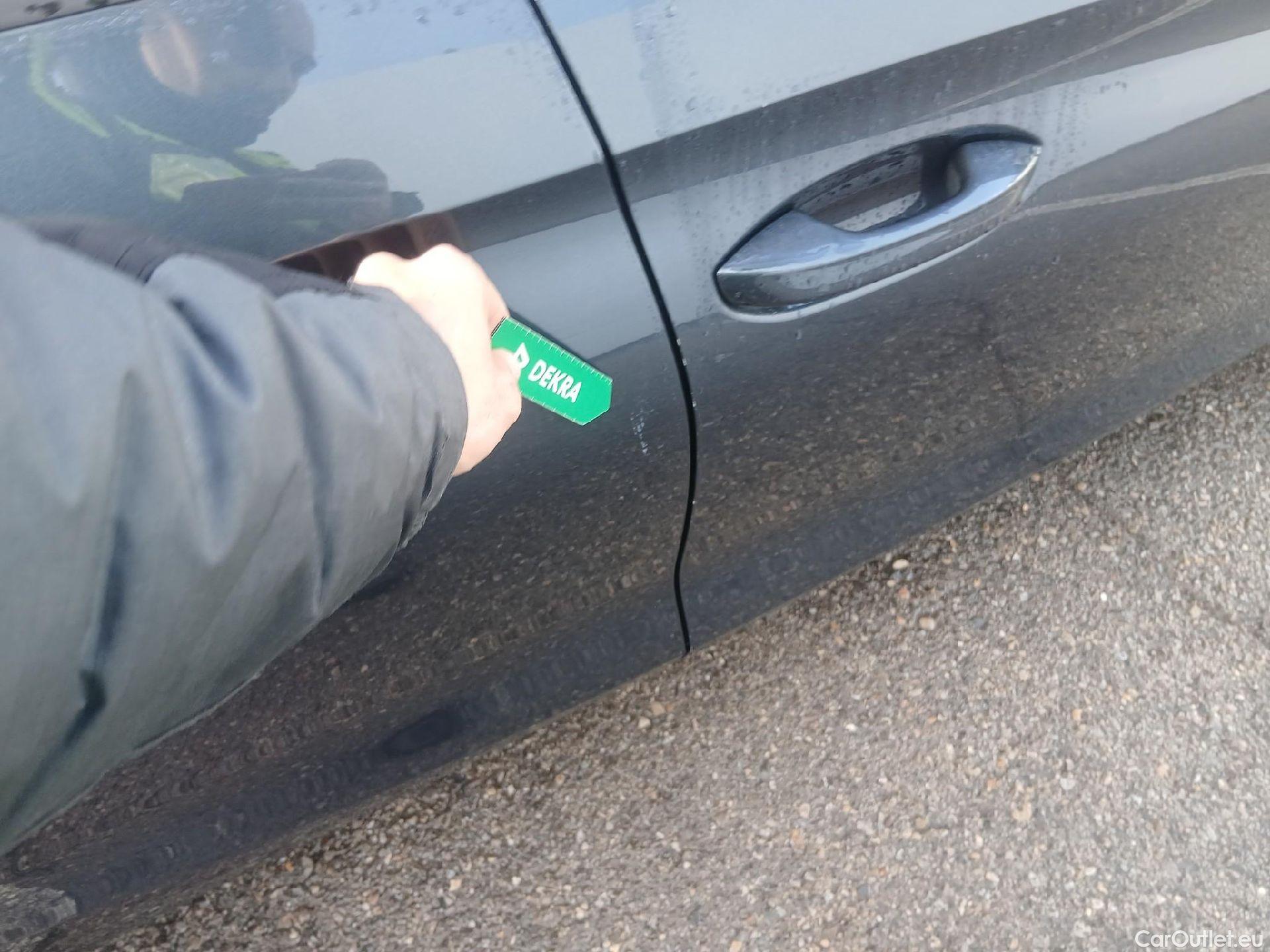  Land Rover  Discovery SEAT Nuevo León / 2020 / 5P / berlina con portón 2.0 TDI 85kW S&S Style Go (AC4) #27