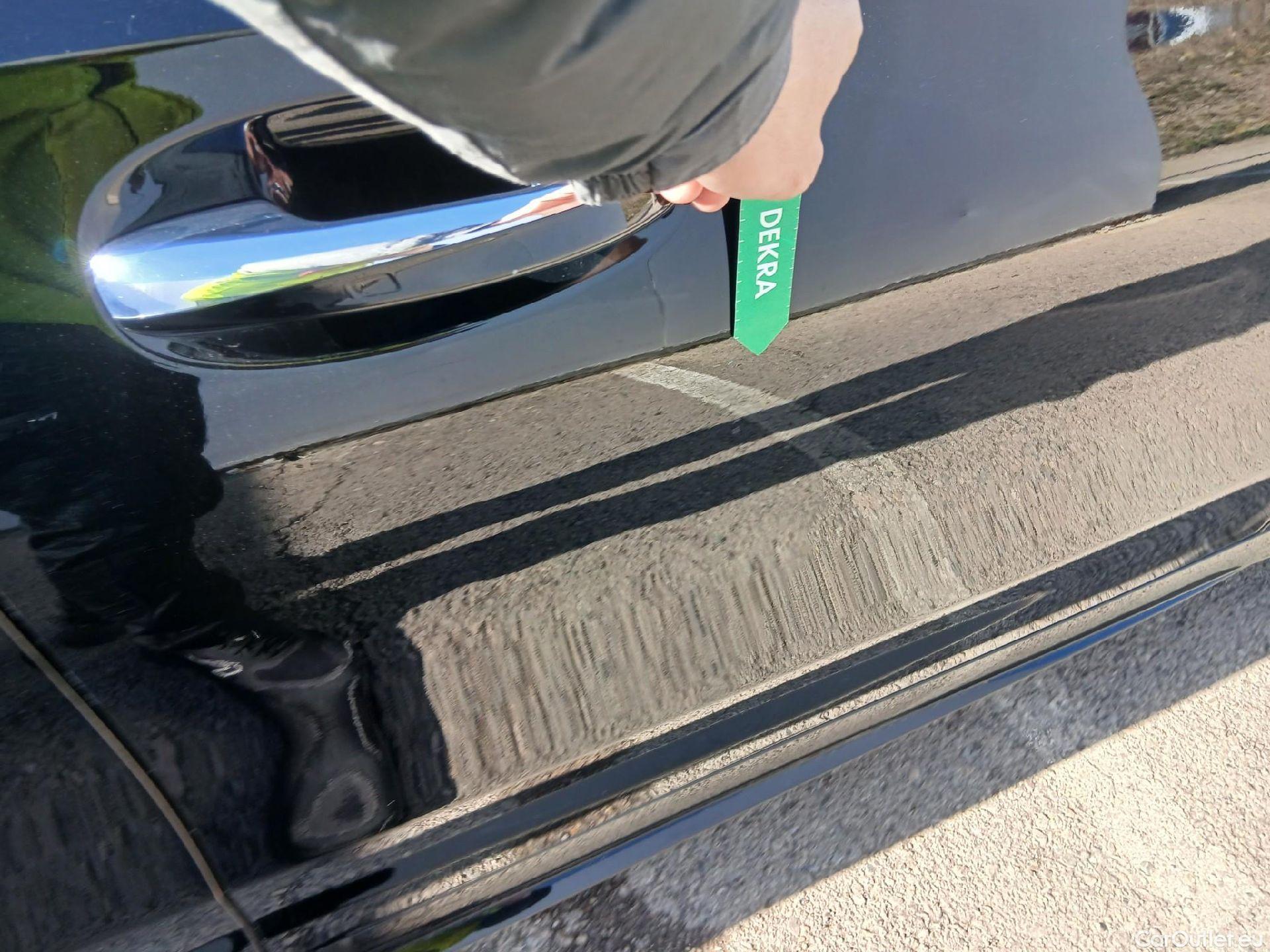  Mercedes  A-Klasse MERCEDES-BENZ Clase A / 2018 / 5P / berlina con portón A 200 #23