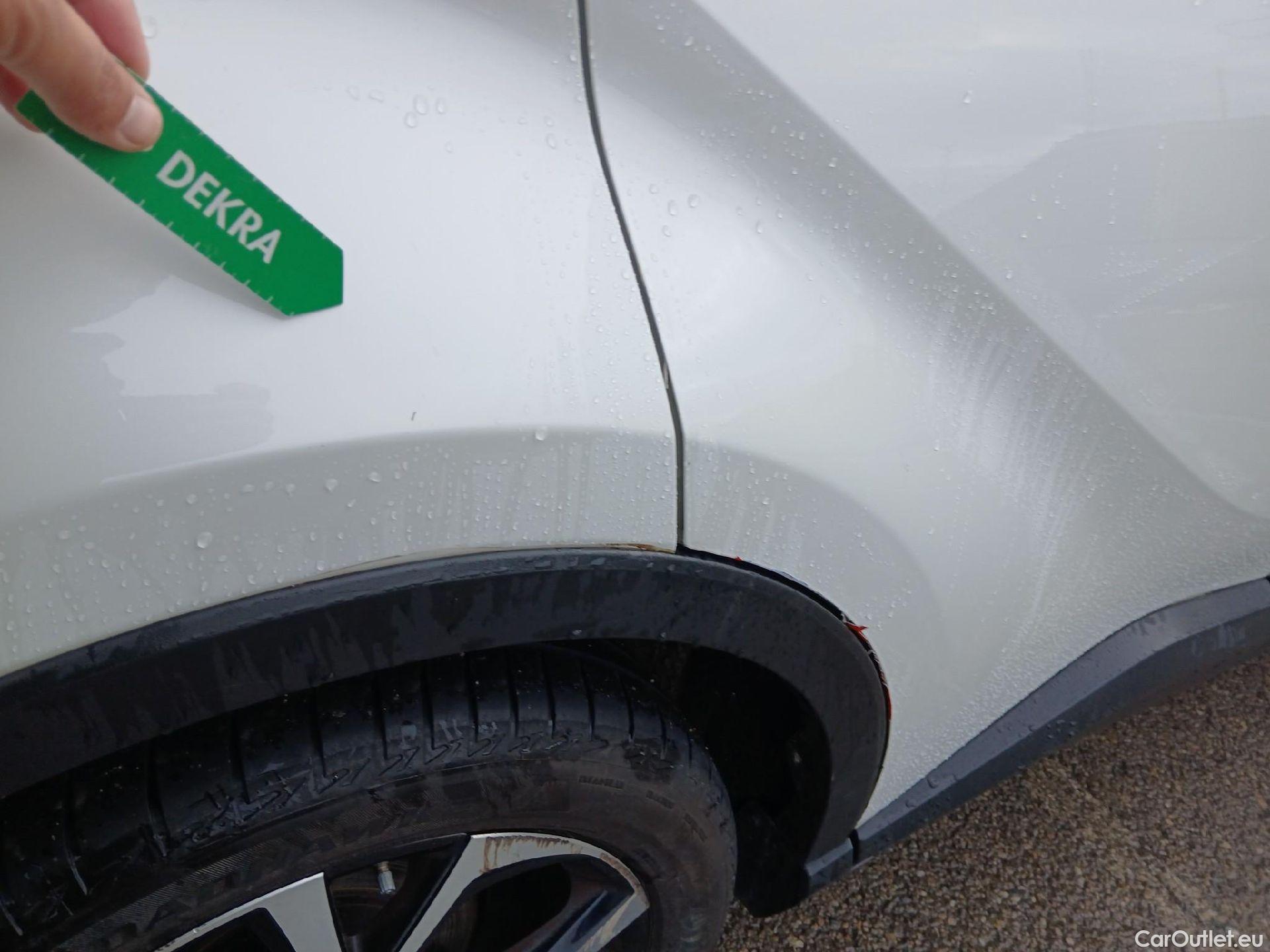  Toyota  C-HR TOYOTA  / 2019 / 5P / todoterreno 2.0 180H Advance #36