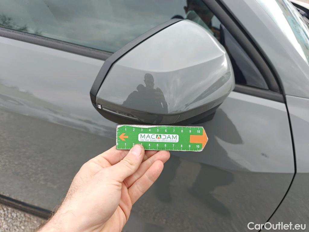  Audi  Q2 AUDI  / 2016 / 5P / todoterreno Design 30 TFSI 85kW (116CV) #35