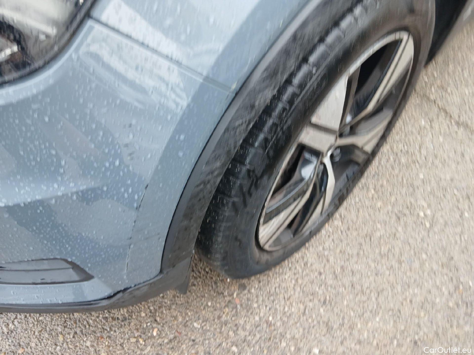  Volvo  XC 40 VOLVO XC40 / 2017 / 5P / todoterreno 1.5 T5 Twin Recharge R-Design Auto #6