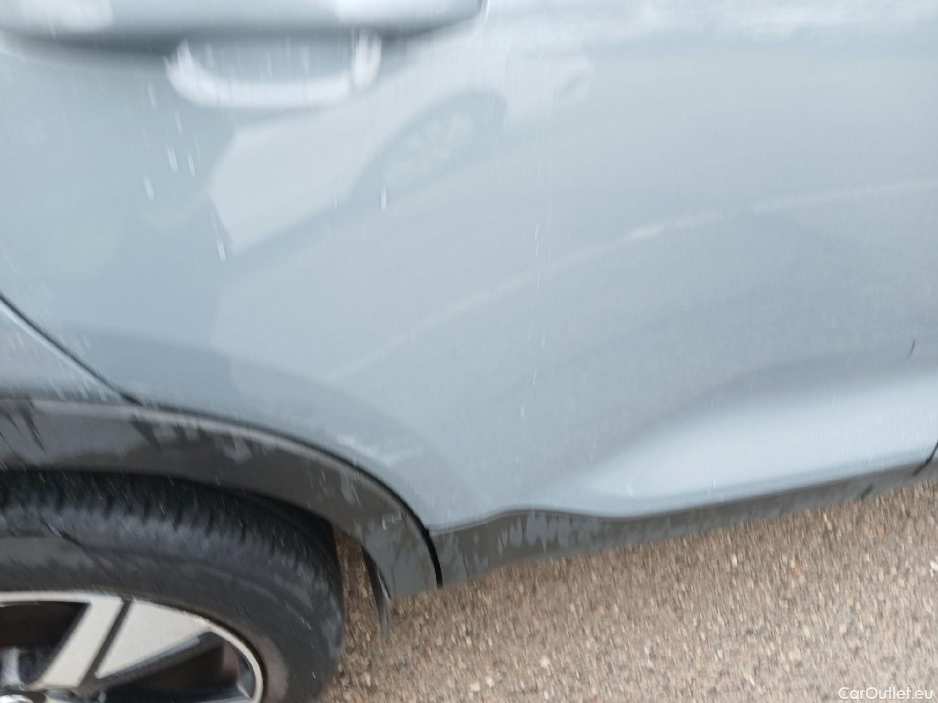  Volvo  XC 40 VOLVO XC40 / 2017 / 5P / todoterreno 1.5 T5 Twin Recharge R-Design Auto #27