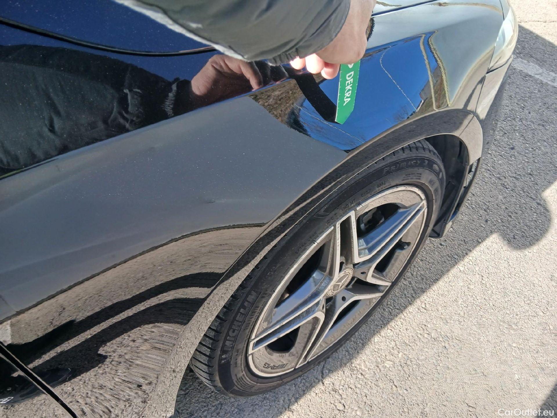  Mercedes  A-Klasse MERCEDES-BENZ Clase A / 2018 / 5P / berlina con portón A 200 #25