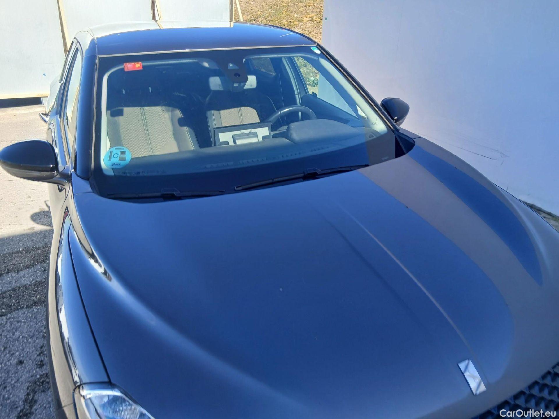  Citroen  DS3 DS DS 3 Crossback / 2018 / 5P / todoterreno PureTech 73 kW Manual SO CHIC #4