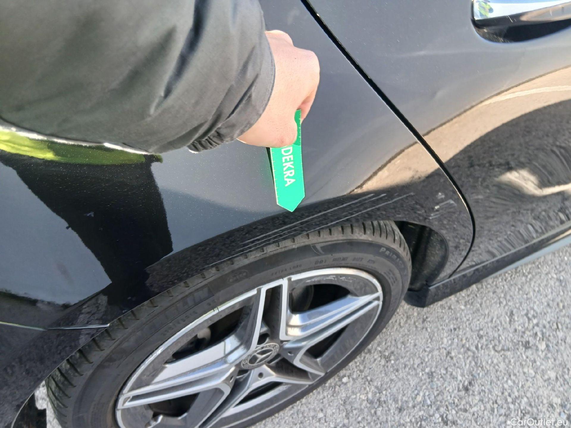  Mercedes  A-Klasse MERCEDES-BENZ Clase A / 2018 / 5P / berlina con portón A 200 #17