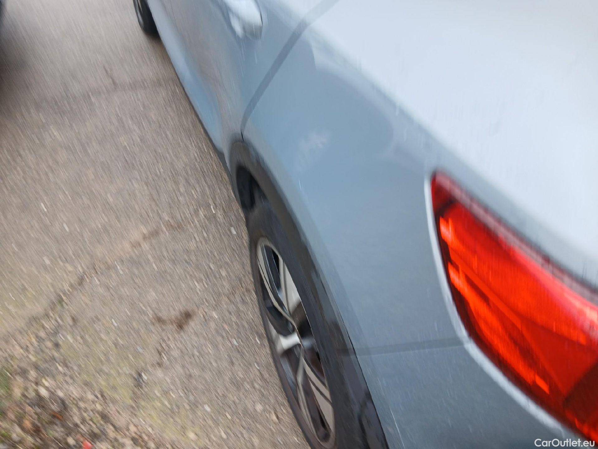  Volvo  XC 40 VOLVO XC40 / 2017 / 5P / todoterreno 1.5 T5 Twin Recharge R-Design Auto #14