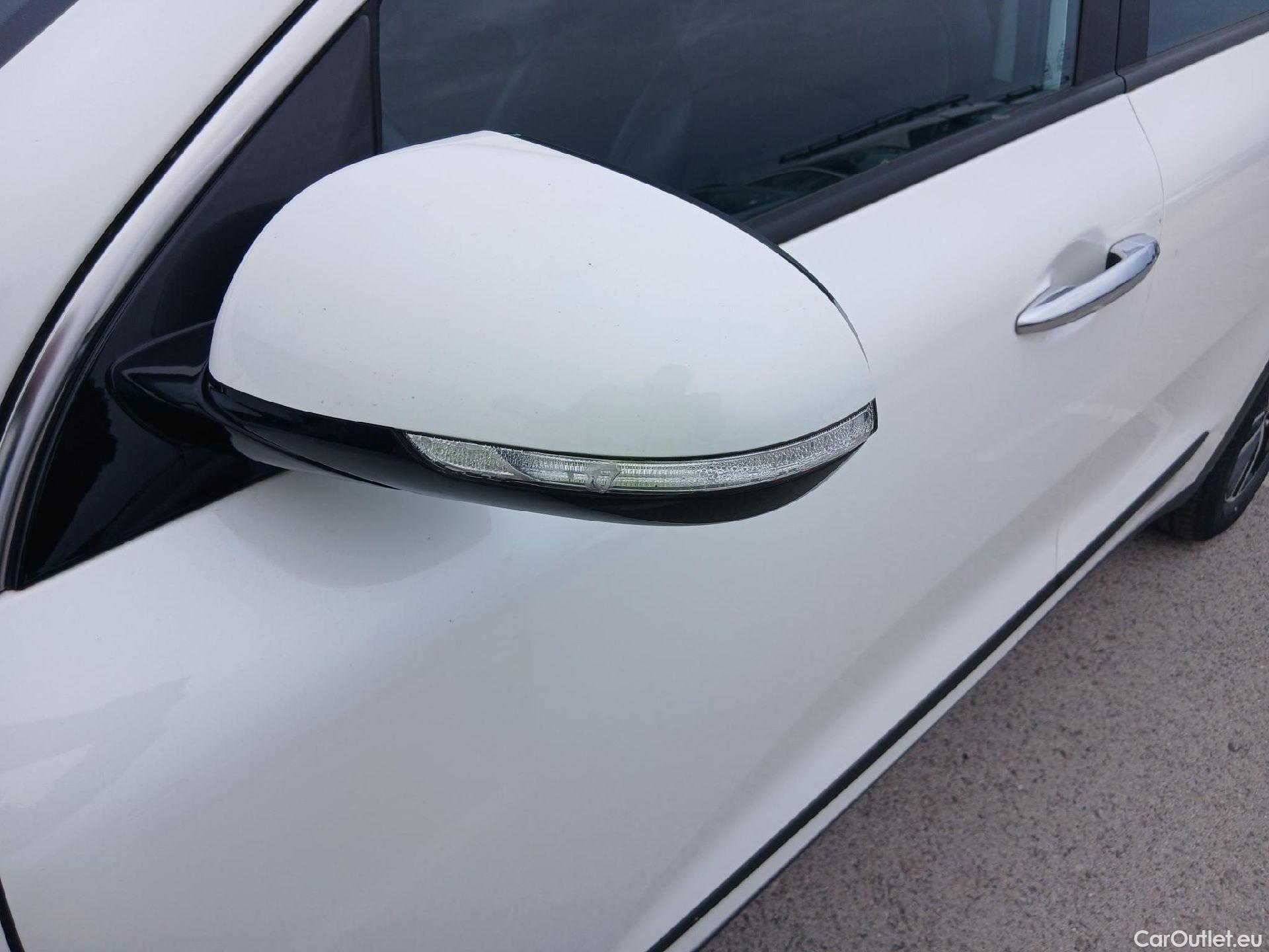  KIA  Niro KIA  / 2019 / 5P / crossover 1.6 GDi HEV 104kW (141CV) Drive #13