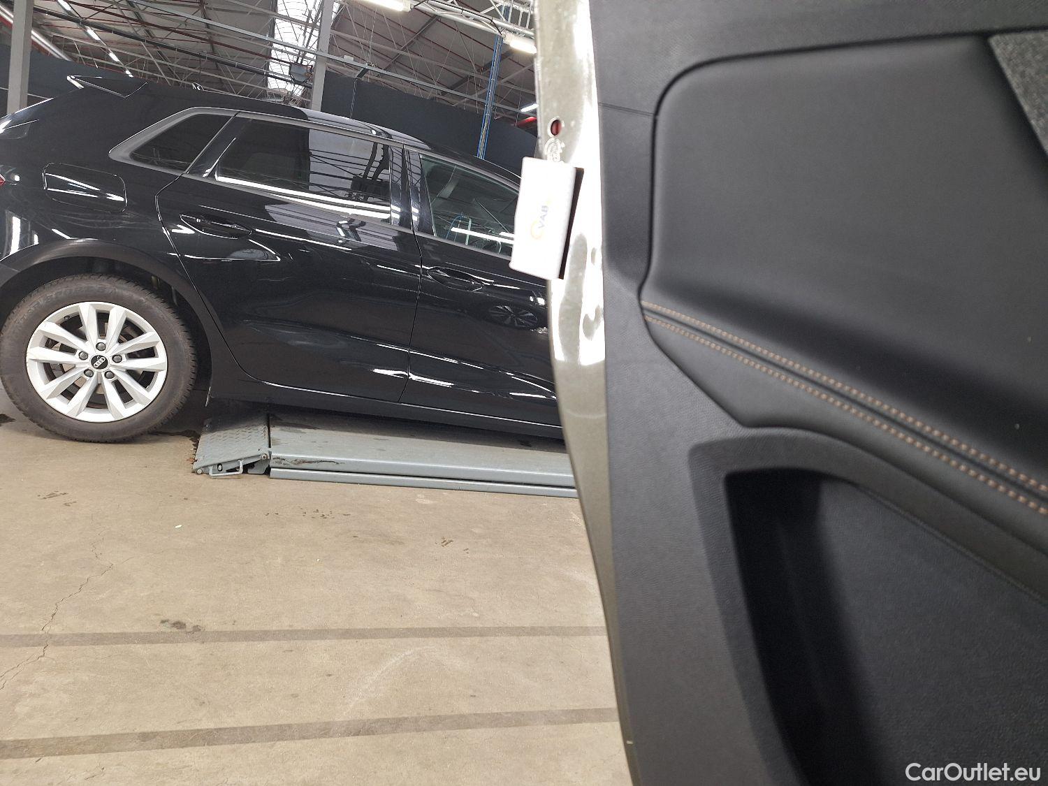  Peugeot  5008 Peugeot,  '16, Peugeot  1.5 BlueHDi 96kW S&S EAT8 GT Line 5d 7pl #45