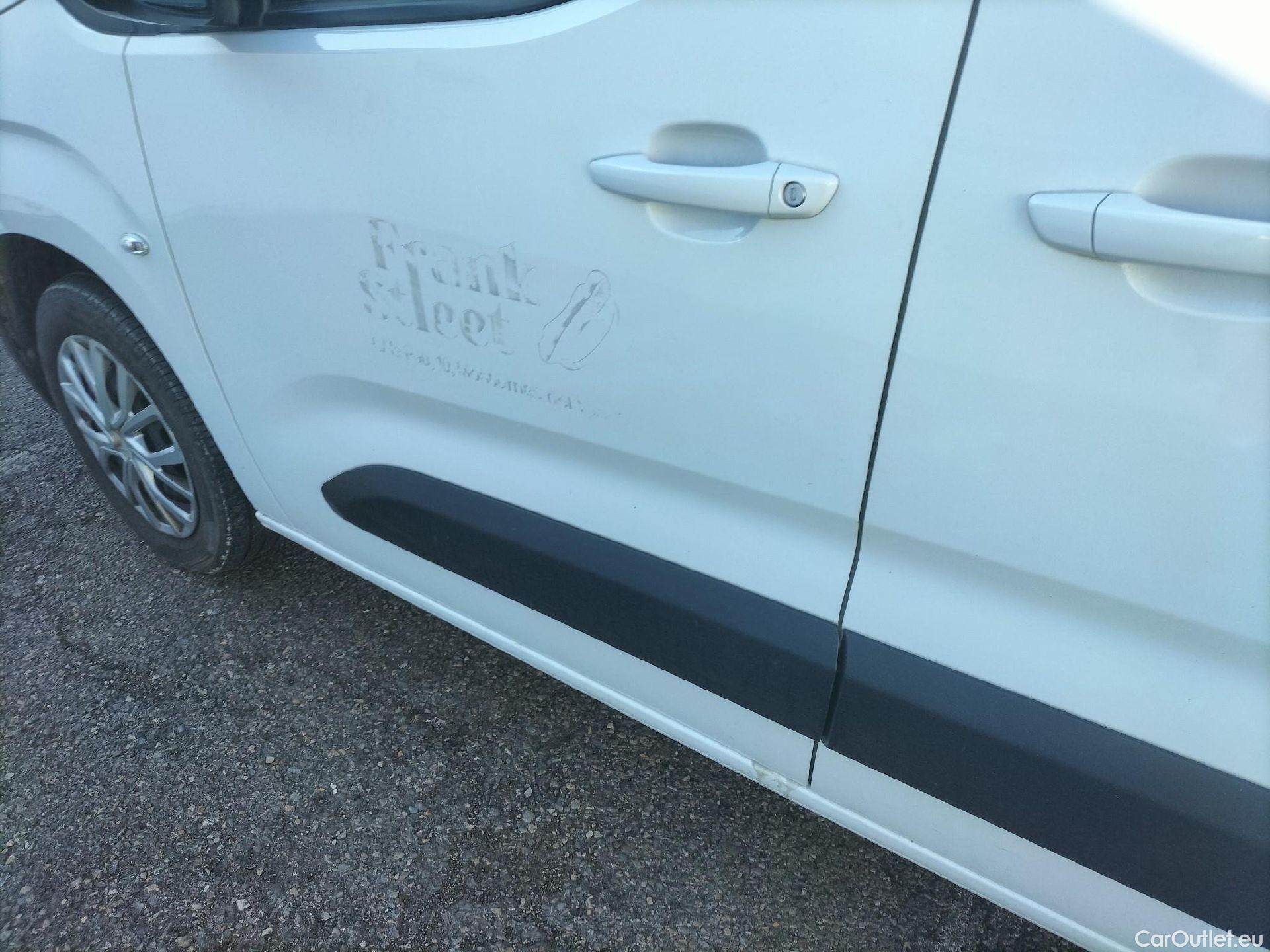  Land Rover  Discovery FIAT Doblò / 2022 / 5P / combi Combi (N1) BlueHDi 1.5 L 100CV (AC) #12