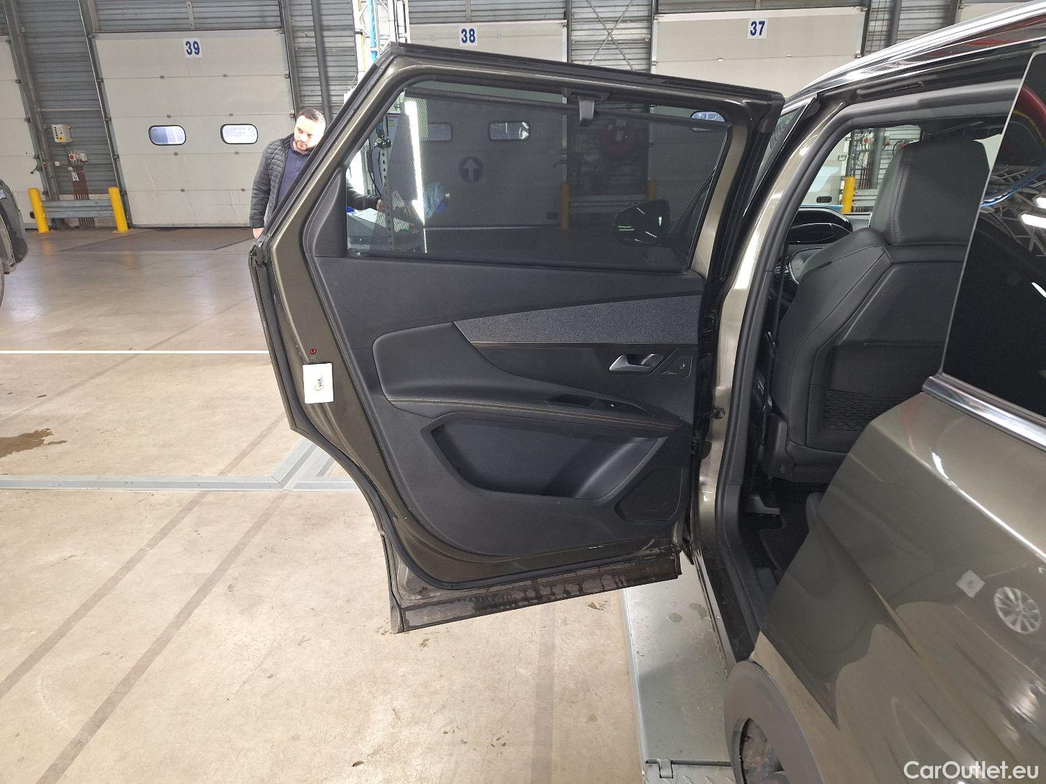  Peugeot  5008 Peugeot,  '16, Peugeot  1.5 BlueHDi 96kW S&S EAT8 GT Line 5d 7pl #46