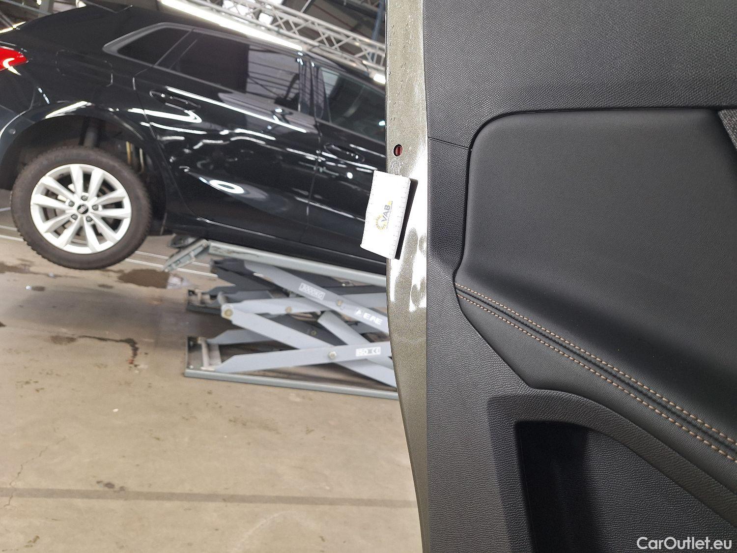  Peugeot  5008 Peugeot,  '16, Peugeot  1.5 BlueHDi 96kW S&S EAT8 GT Line 5d 7pl #47