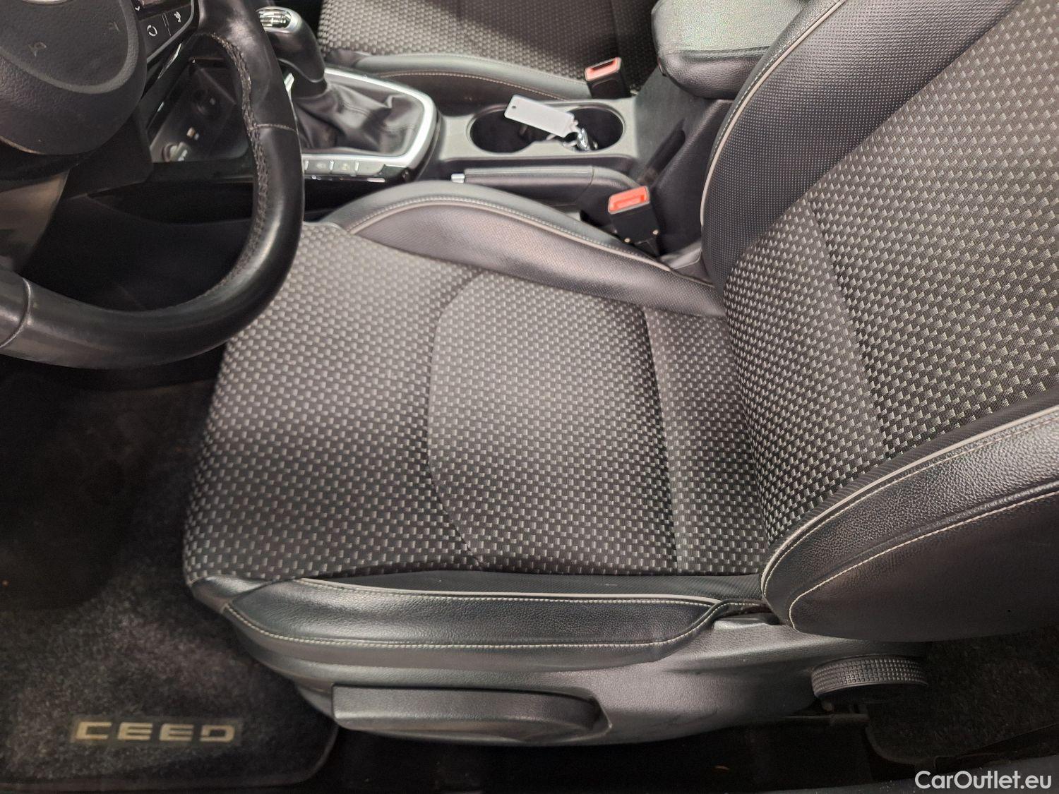  KIA  Cee'd Kia, Ceed '18, KIA  More 1.6 CRDi 115 ISG 5d #69