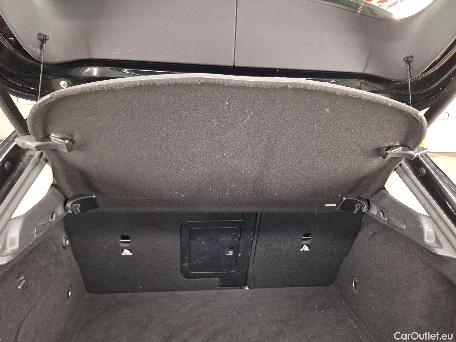  Mercedes  GLA Mercedes,  FL'17, Mercedes-Benz   200 d DCT 5d #59