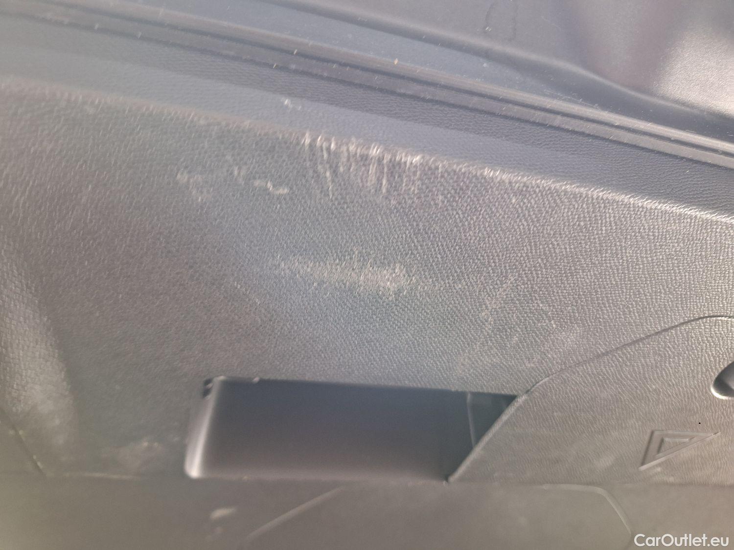  Peugeot  5008 Peugeot,  FL'20, Peugeot  1.5 BlueHDi 96kW S&S EAT8 GT 5d #53