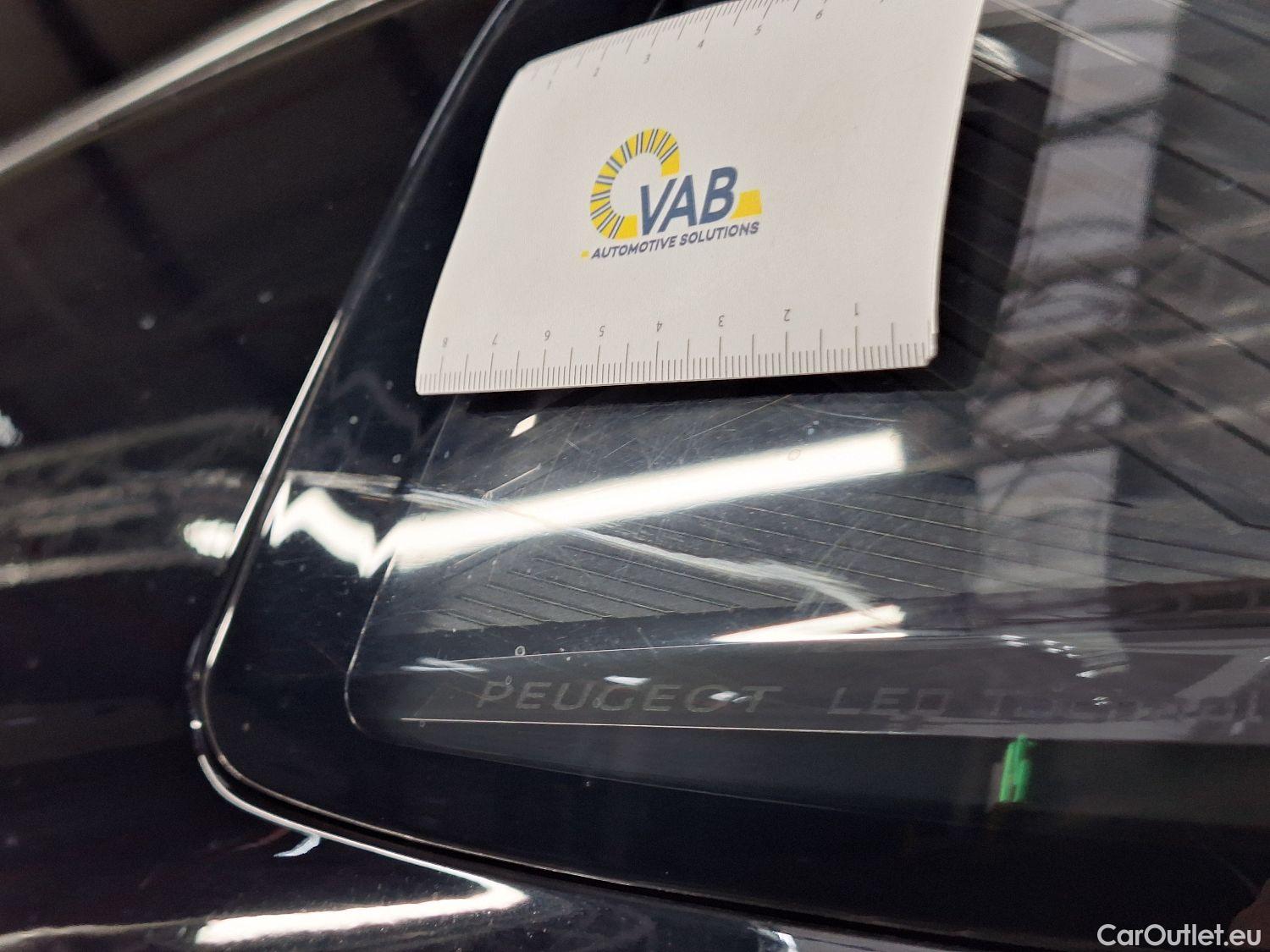  Peugeot  5008 Peugeot,  FL'20, Peugeot  1.5 BlueHDi 96kW S&S EAT8 GT 5d #36