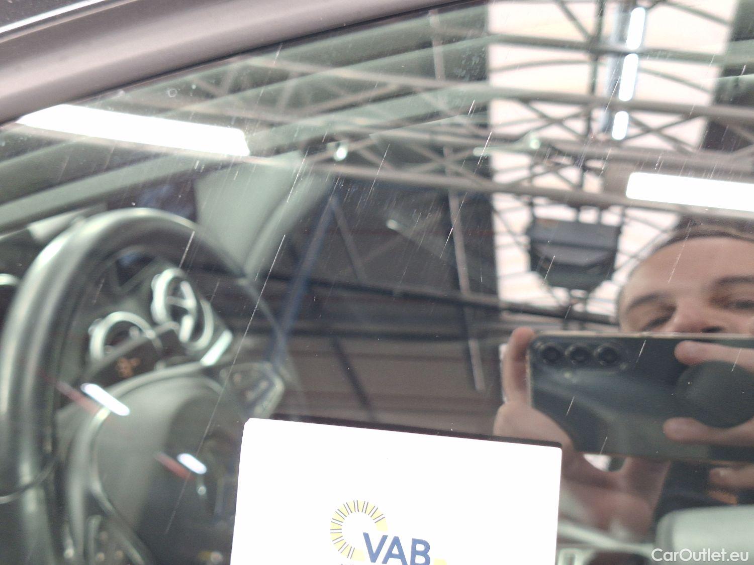  Mercedes  GLA Mercedes,  FL'17, Mercedes-Benz   200 d DCT 5d #67