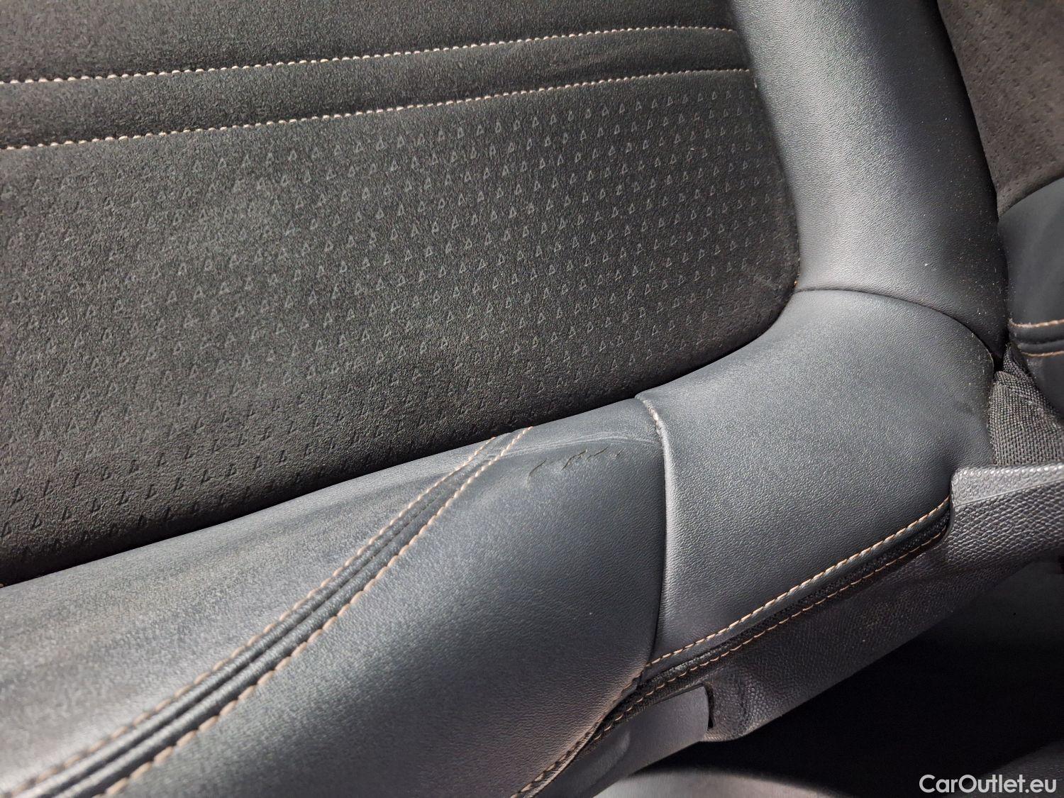  Peugeot  5008 Peugeot,  FL'20, Peugeot  1.5 BlueHDi 96kW S&S EAT8 GT 5d #58