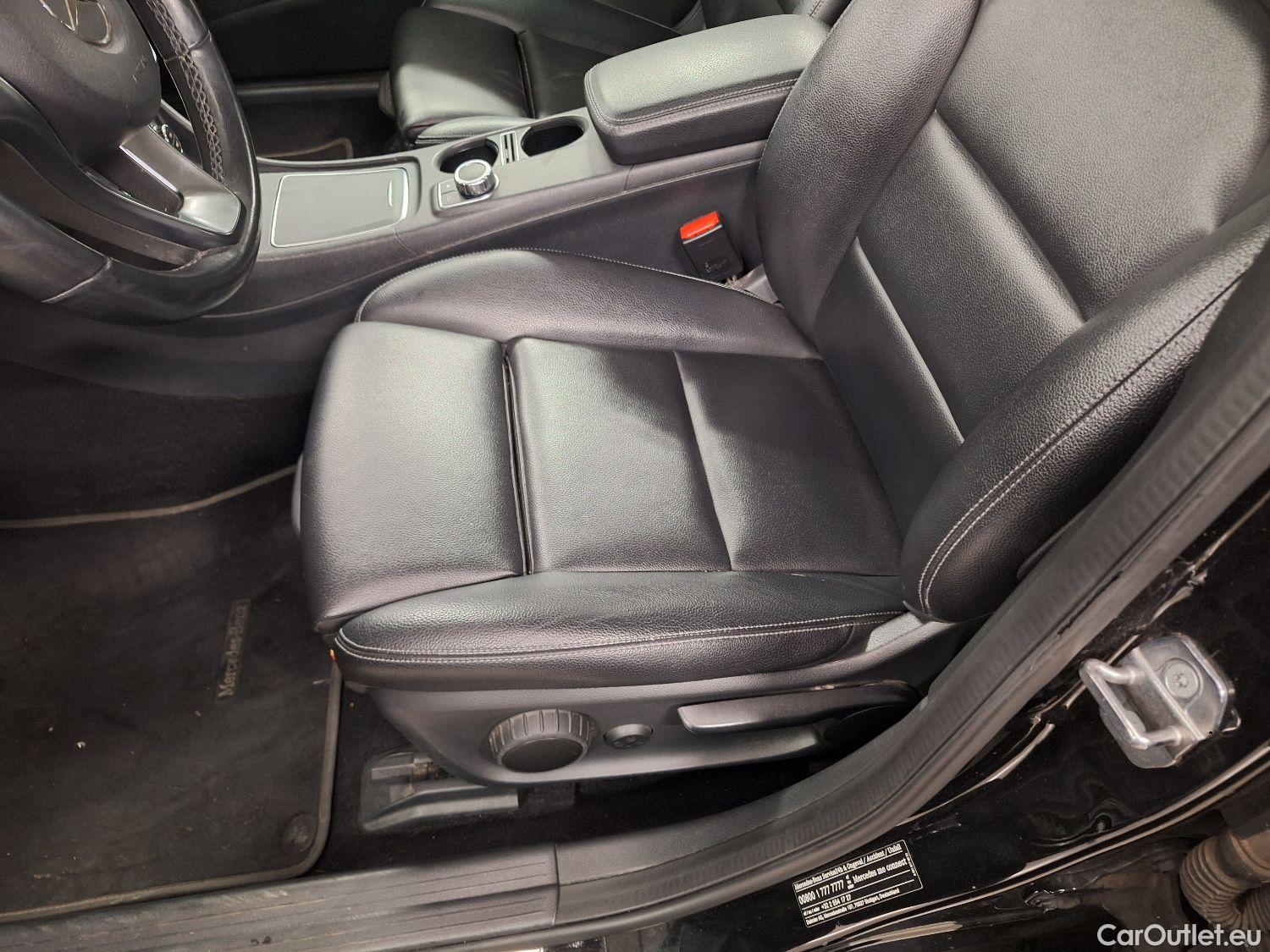  Mercedes  GLA Mercedes,  FL'17, Mercedes-Benz   200 d DCT 5d #64