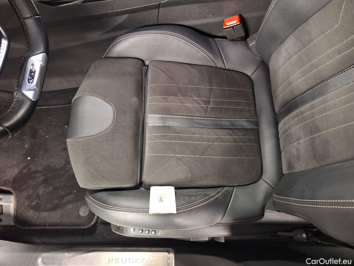  Peugeot  5008 Peugeot,  FL'20, Peugeot  1.5 BlueHDi 96kW S&S EAT8 GT Pack 5d #3