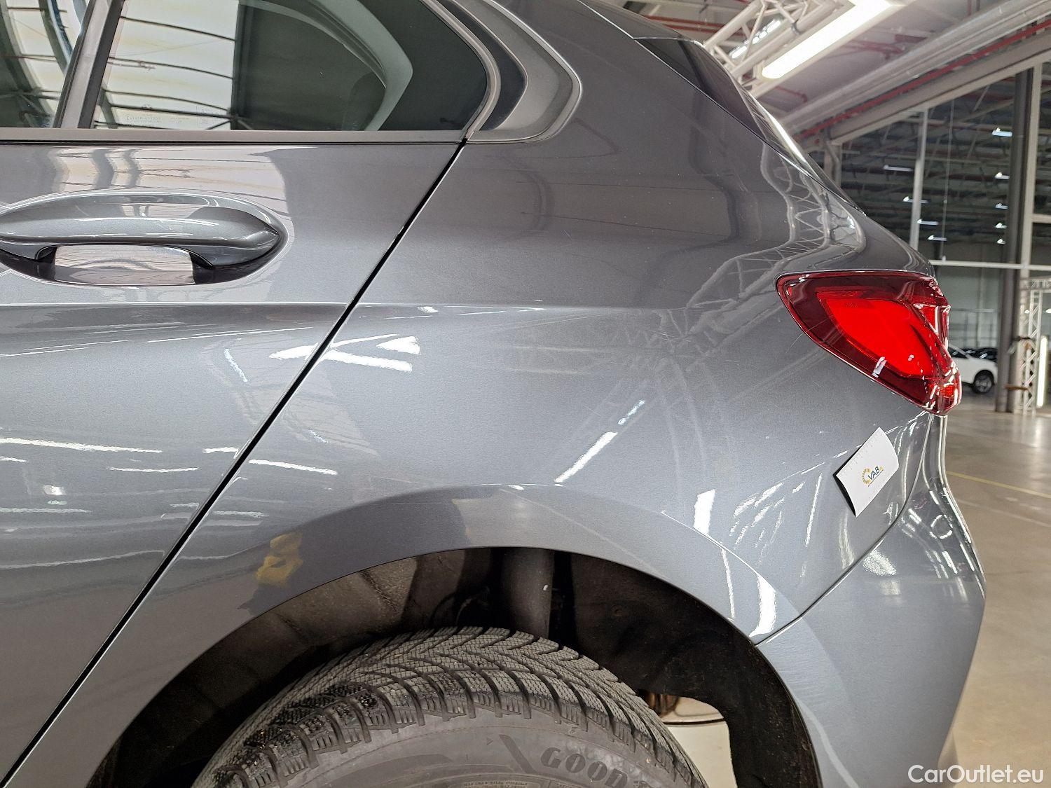  Bmw  Serie 1 BMW, 1-serie '19, BMW 1 Reeks Hatch 116d (85 kW) 5d #16