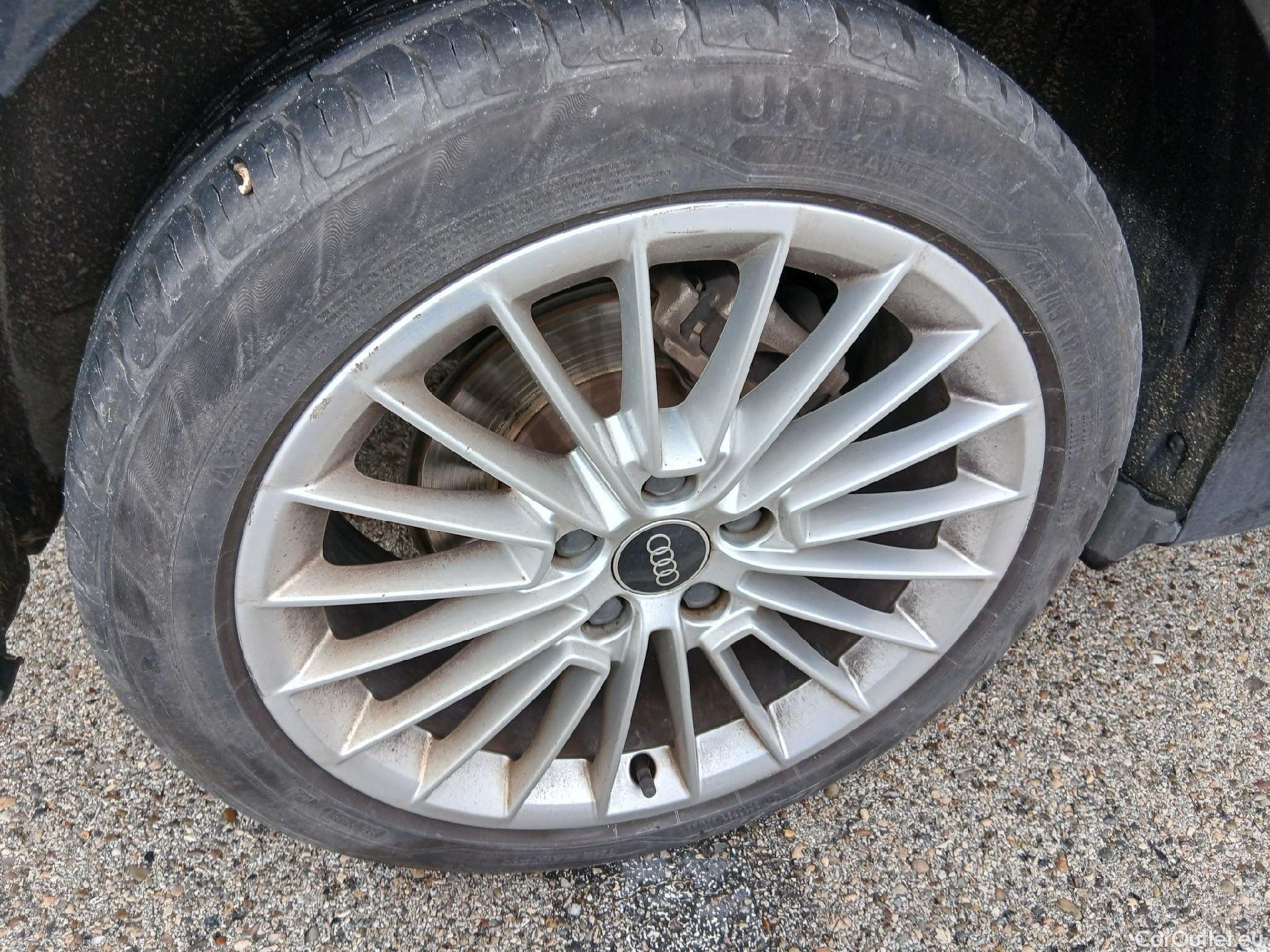  Audi  A3 AUDI  / 2020 / 5P / berlina con portón Sportback Advanced 30 TFSI 81kW Stron MildHybrid #39