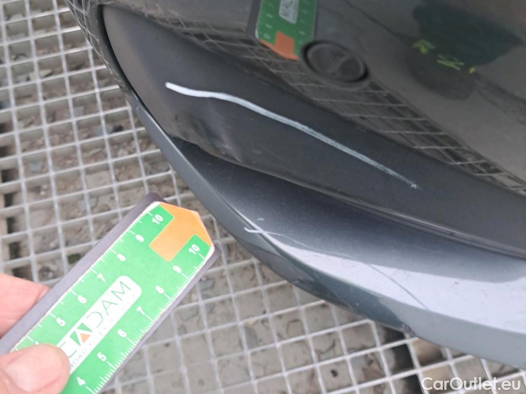  Bmw  Serie 1 BMW  / 2019 / 5P / berlina con portón 118i #40