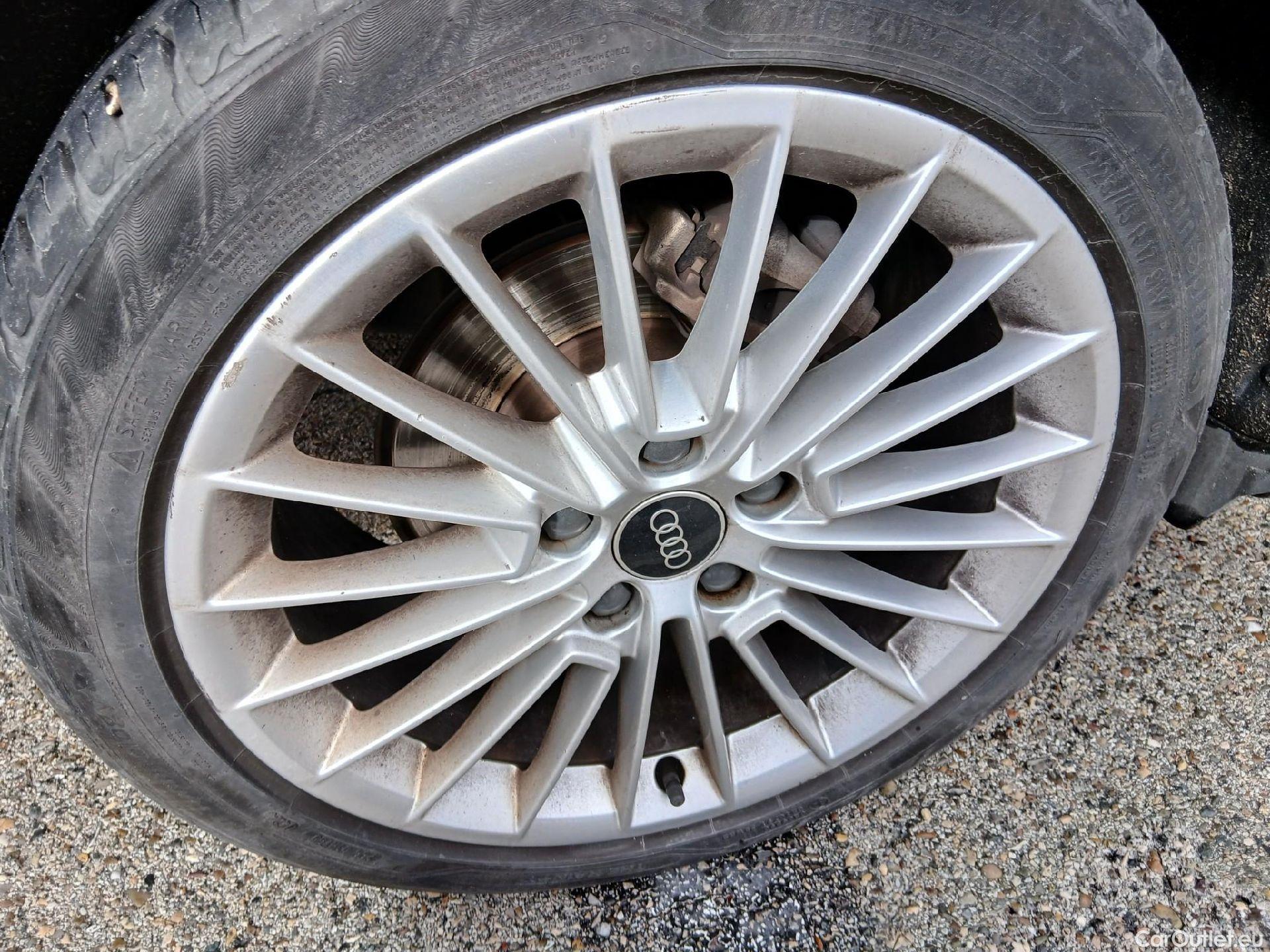  Audi  A3 AUDI  / 2020 / 5P / berlina con portón Sportback Advanced 30 TFSI 81kW Stron MildHybrid #37