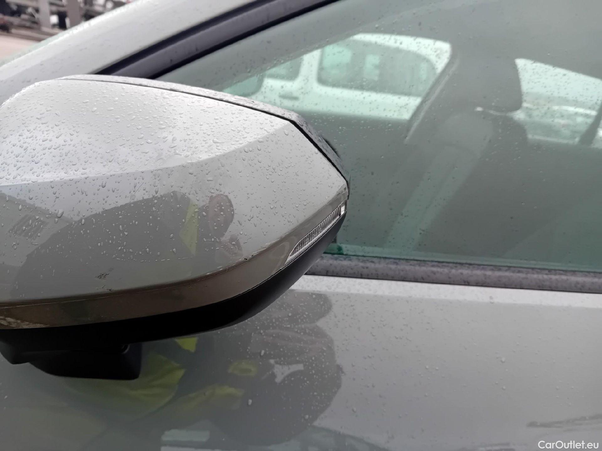  Audi  Q2 AUDI  / 2016 / 5P / todoterreno Design 30 TFSI 85kW (116CV) #16