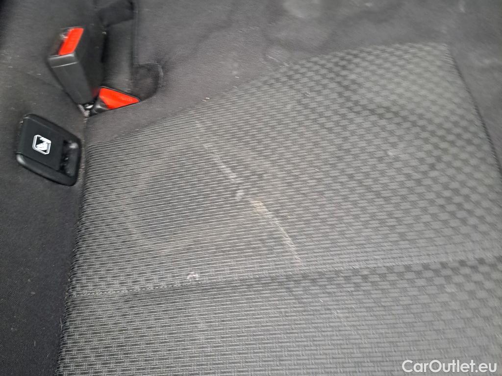  Bmw  Serie 1 BMW  / 2019 / 5P / berlina con portón 118i #10