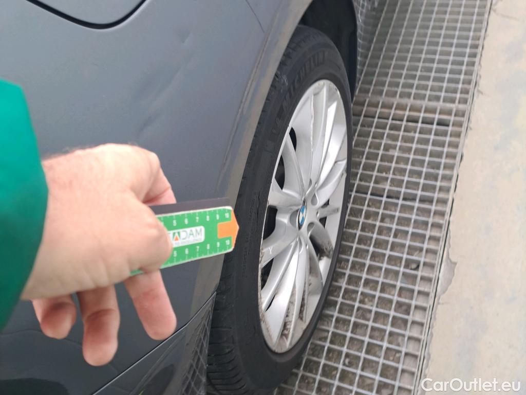  Bmw  Serie 1 BMW  / 2019 / 5P / berlina con portón 118i #18