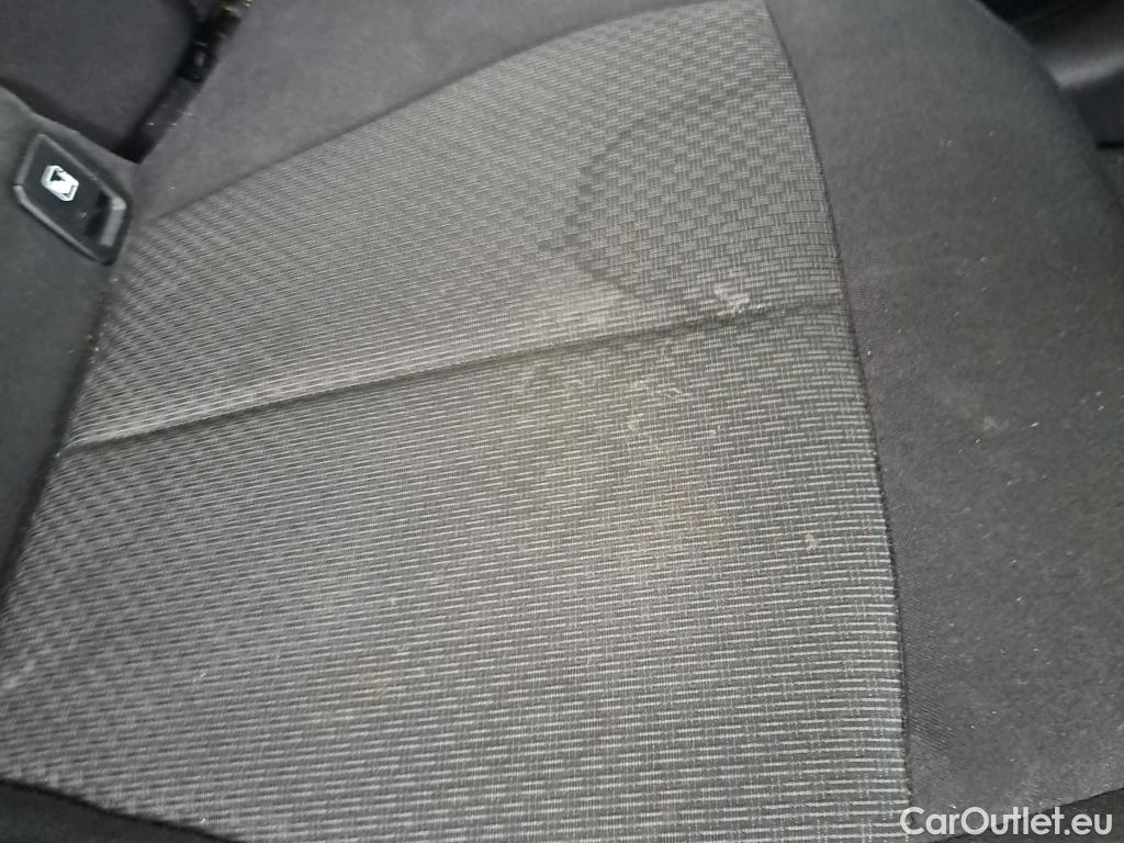  Bmw  Serie 1 BMW  / 2019 / 5P / berlina con portón 118i #11