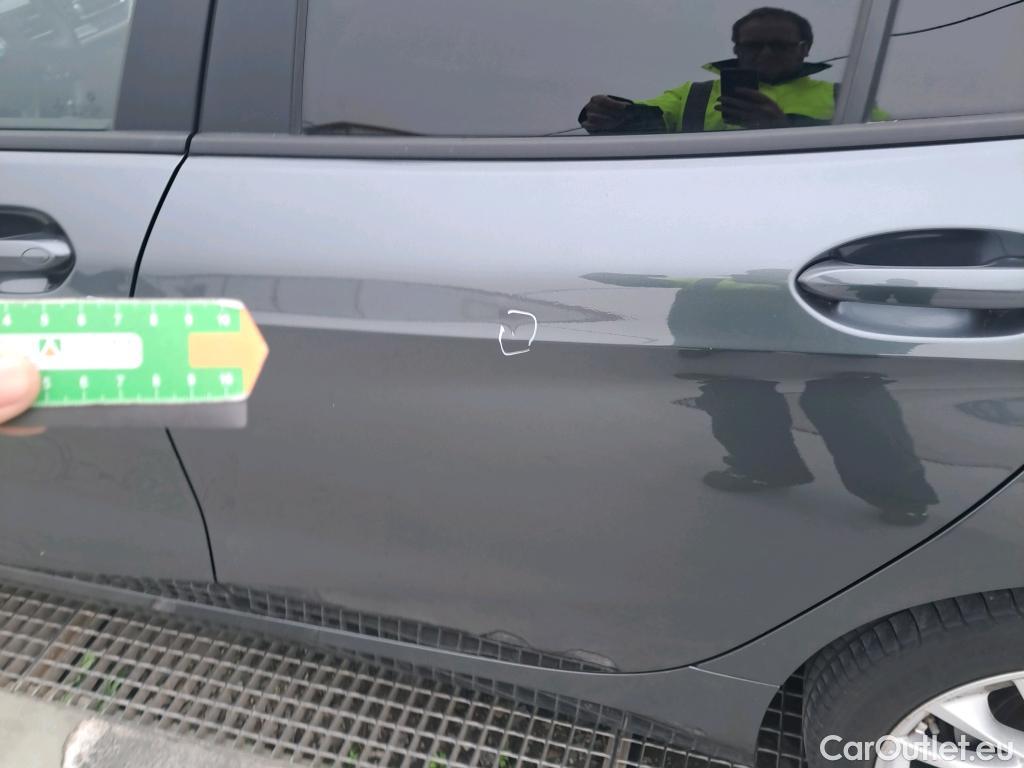  Bmw  Serie 1 BMW  / 2019 / 5P / berlina con portón 118i #35