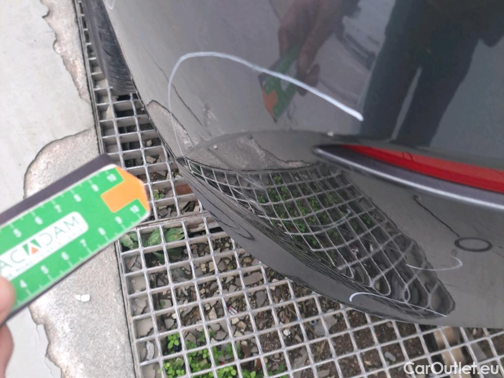  Bmw  Serie 1 BMW  / 2019 / 5P / berlina con portón 118i #25