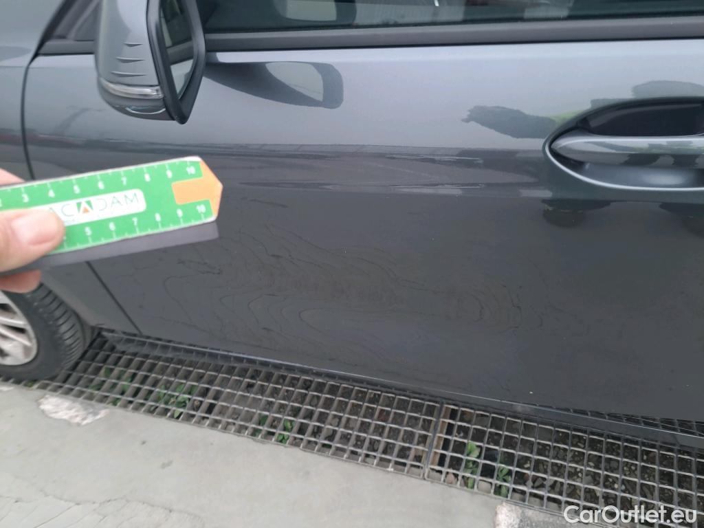  Bmw  Serie 1 BMW  / 2019 / 5P / berlina con portón 118i #1