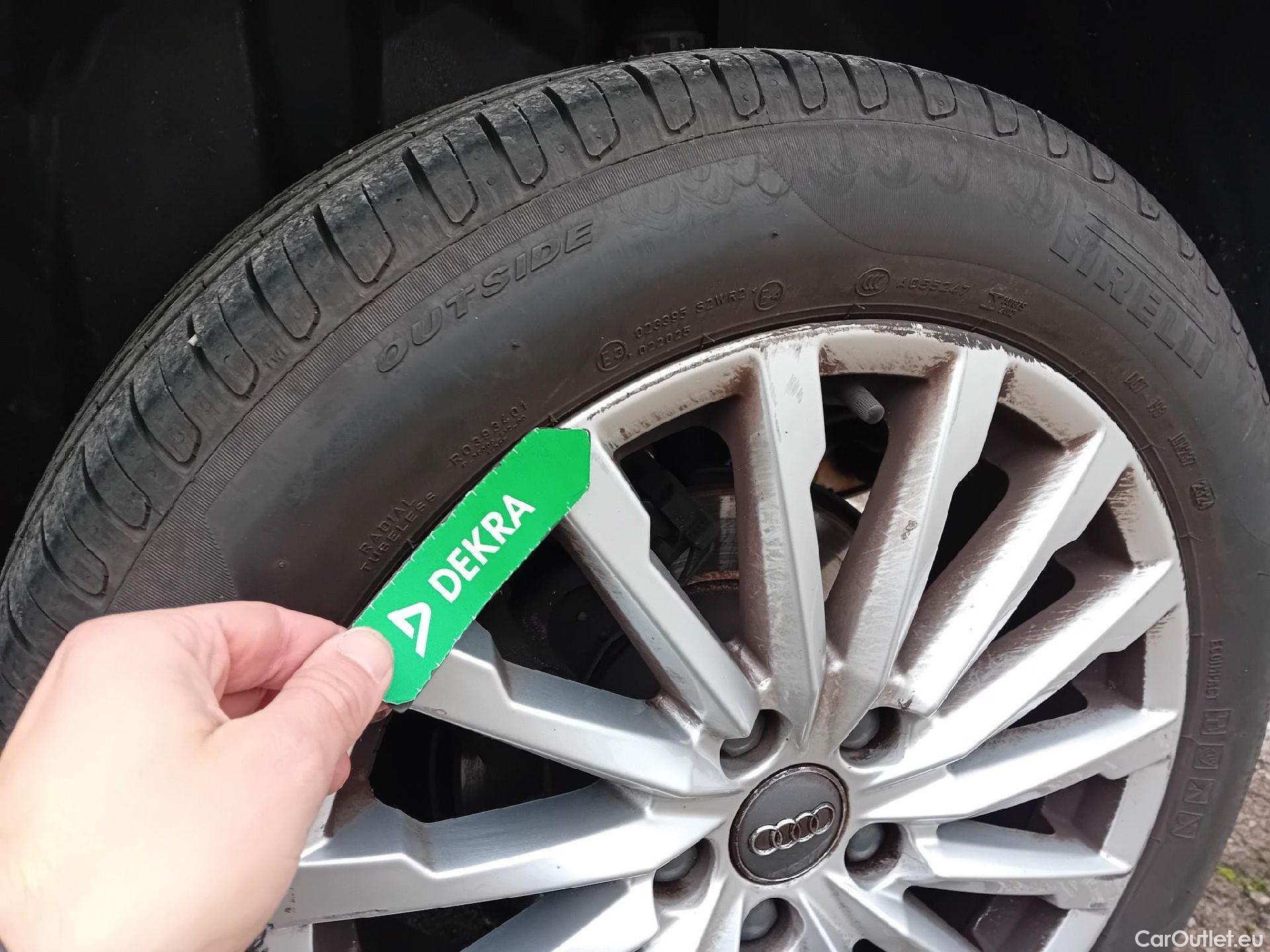  Audi  Q2 AUDI  / 2016 / 5P / todoterreno Design 30 TFSI 85kW (116CV) #24