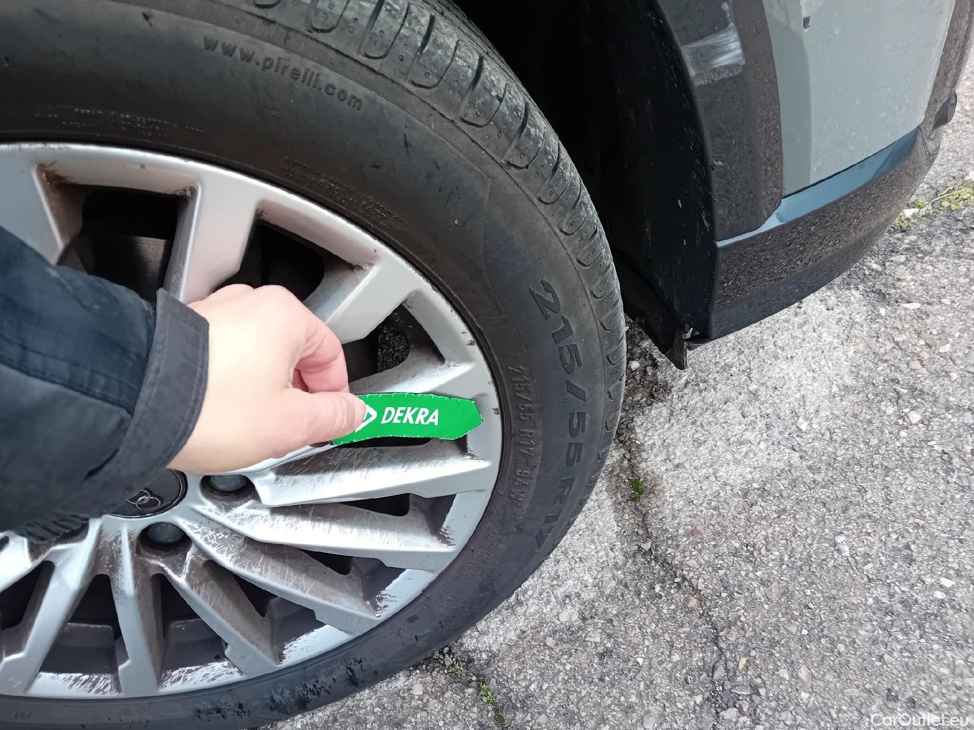  Audi  Q2 AUDI  / 2016 / 5P / todoterreno Design 30 TFSI 85kW (116CV) #53