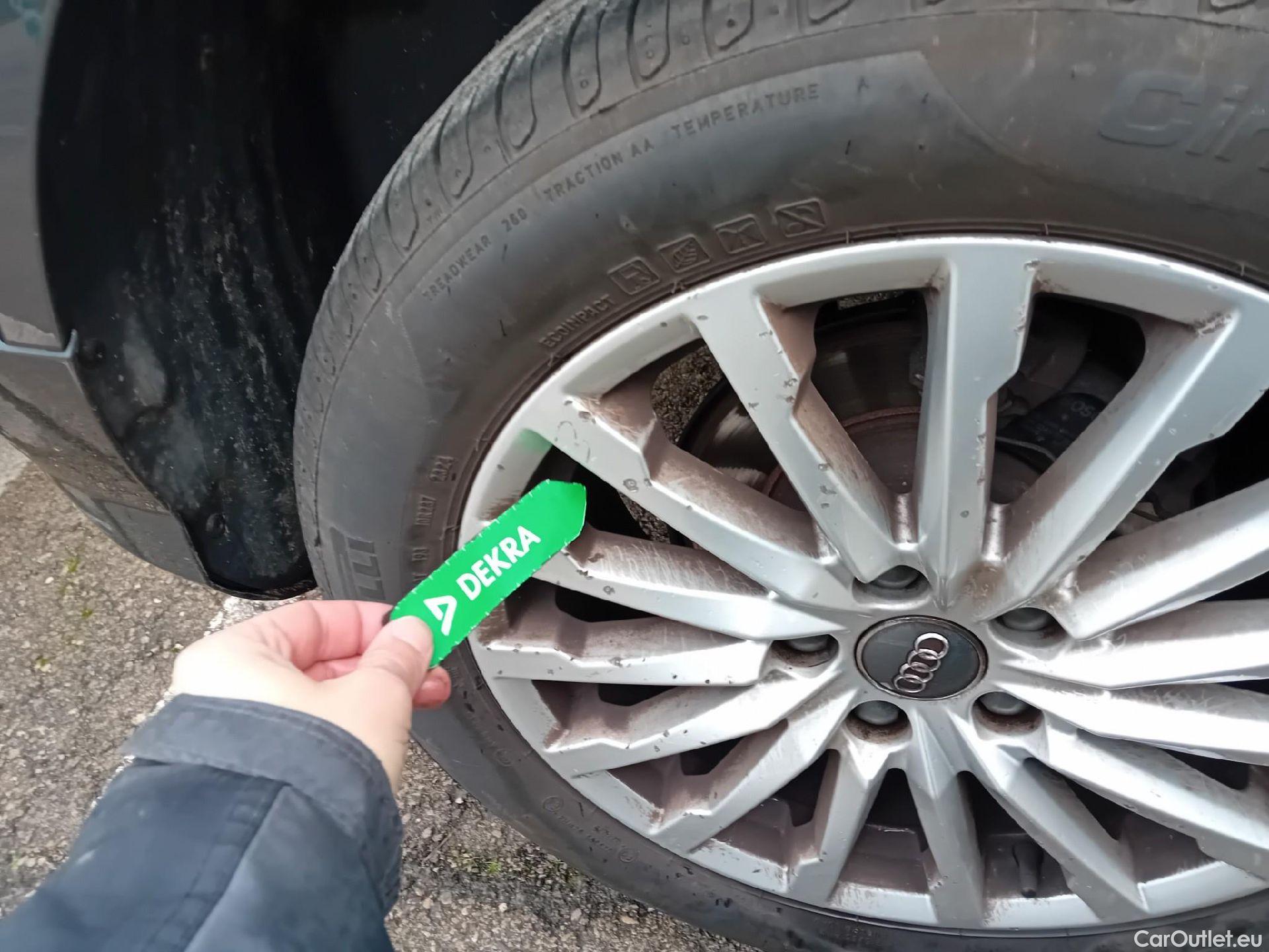  Audi  Q2 AUDI  / 2016 / 5P / todoterreno Design 30 TFSI 85kW (116CV) #60