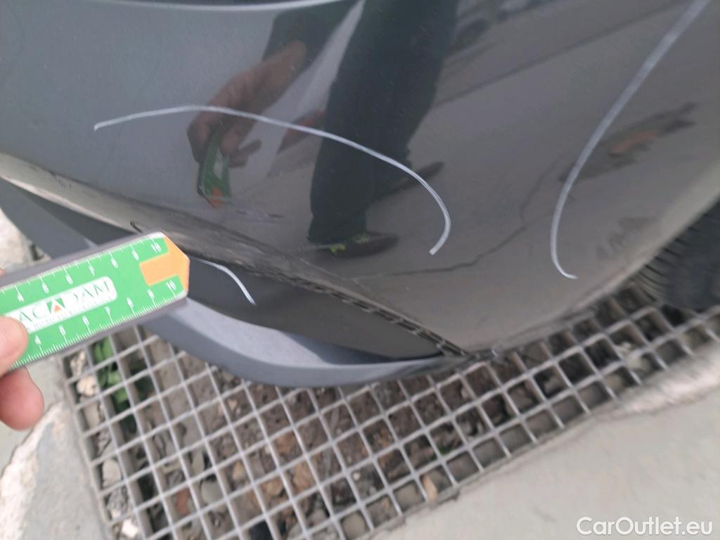  Bmw  Serie 1 BMW  / 2019 / 5P / berlina con portón 118i #29