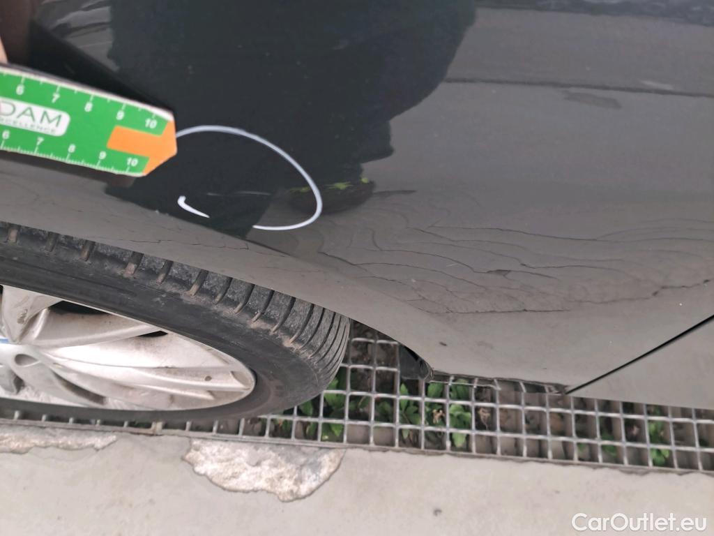  Bmw  Serie 1 BMW  / 2019 / 5P / berlina con portón 118i #44