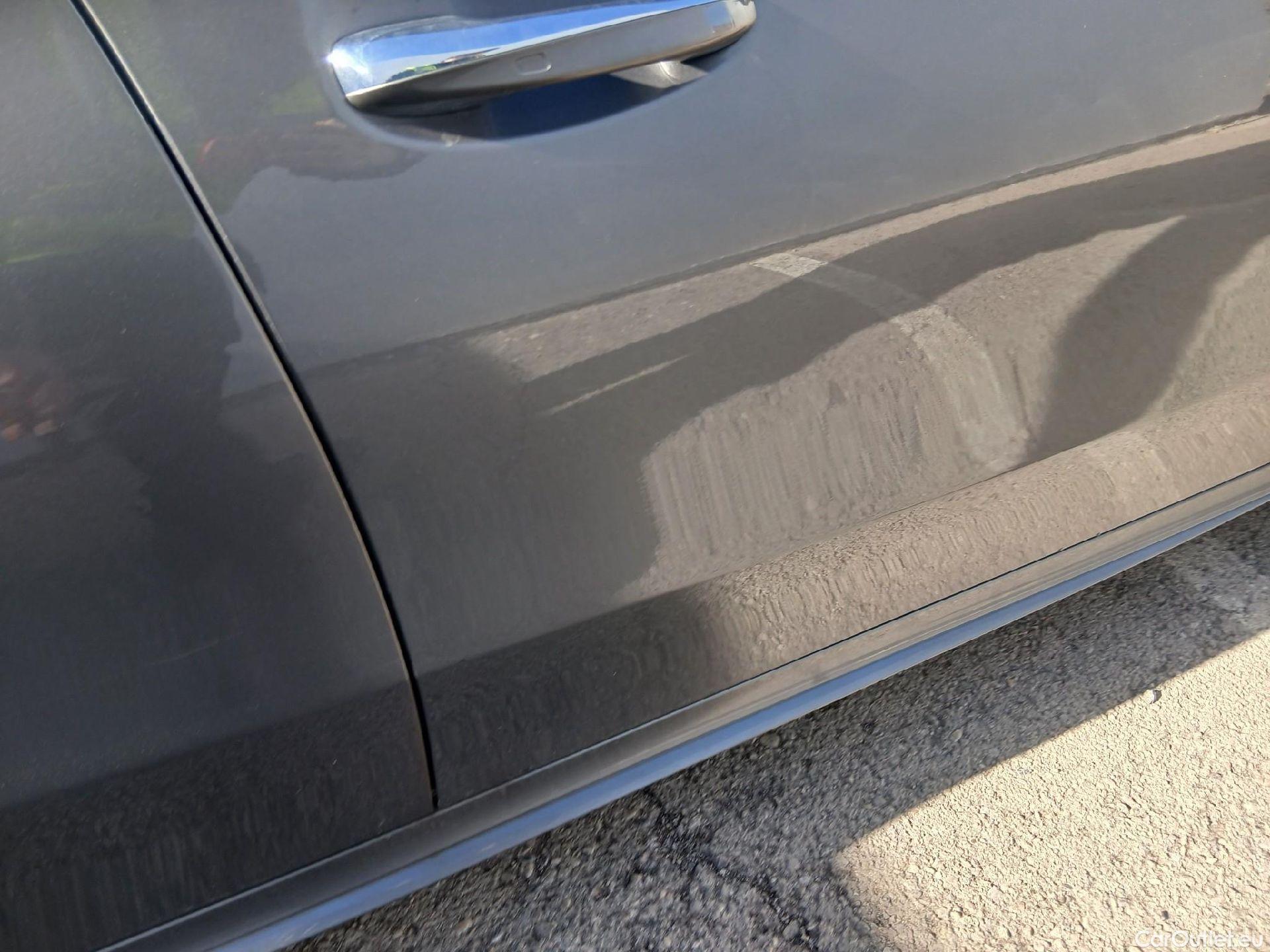  Mercedes  A-Klasse MERCEDES-BENZ Clase A / 2018 / 5P / berlina con portón A 250 e #23