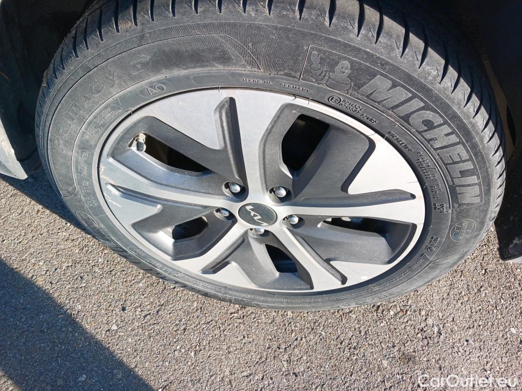  KIA  Niro KIA e- / 2016 / 5P / crossover e- 150kW (204CV) Drive (Long Range) #12