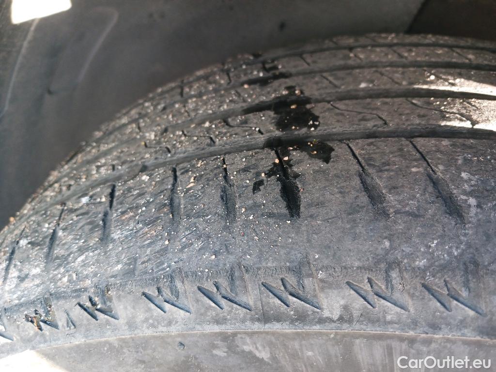  KIA  Niro KIA e- / 2016 / 5P / crossover e- 150kW (204CV) Drive (Long Range) #8