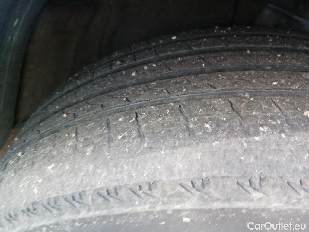  KIA  Niro KIA e- / 2016 / 5P / crossover e- 150kW (204CV) Drive (Long Range) #6