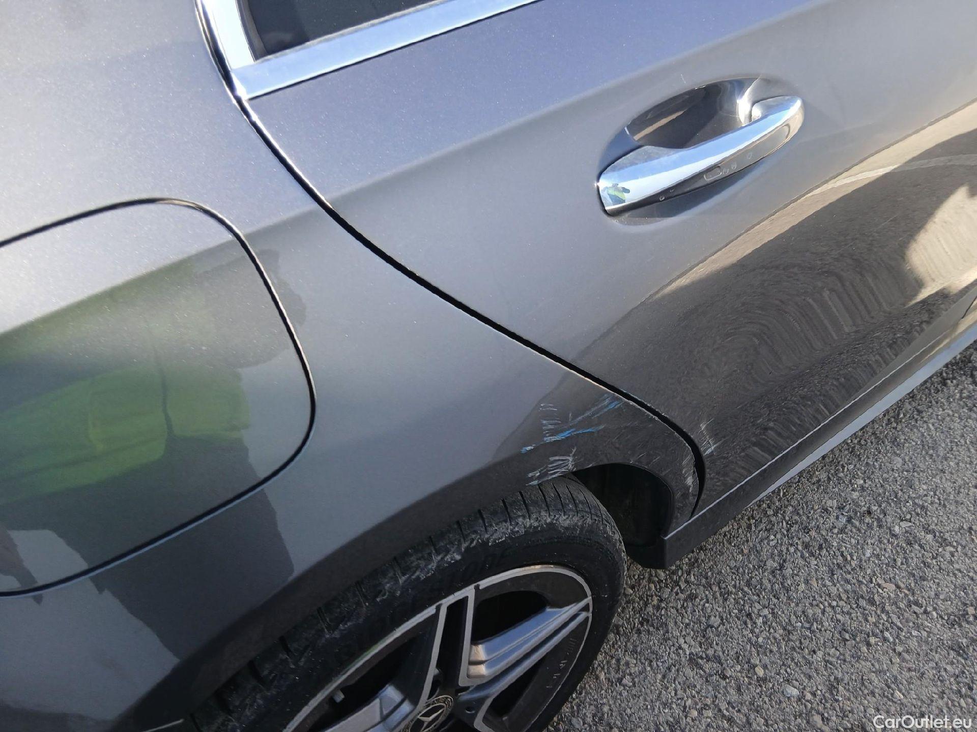  Mercedes  A-Klasse MERCEDES-BENZ Clase A / 2018 / 5P / berlina con portón A 250 e #16