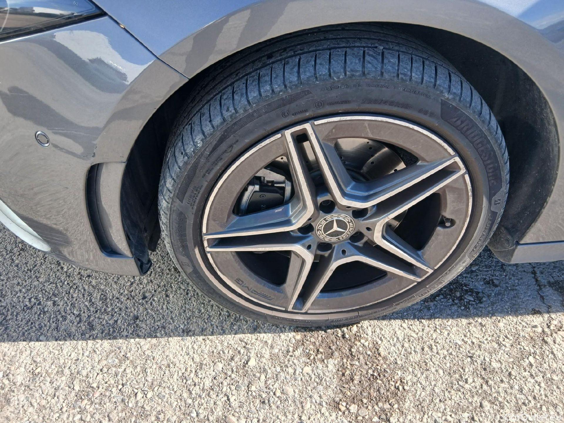  Mercedes  A-Klasse MERCEDES-BENZ Clase A / 2018 / 5P / berlina con portón A 250 e #4