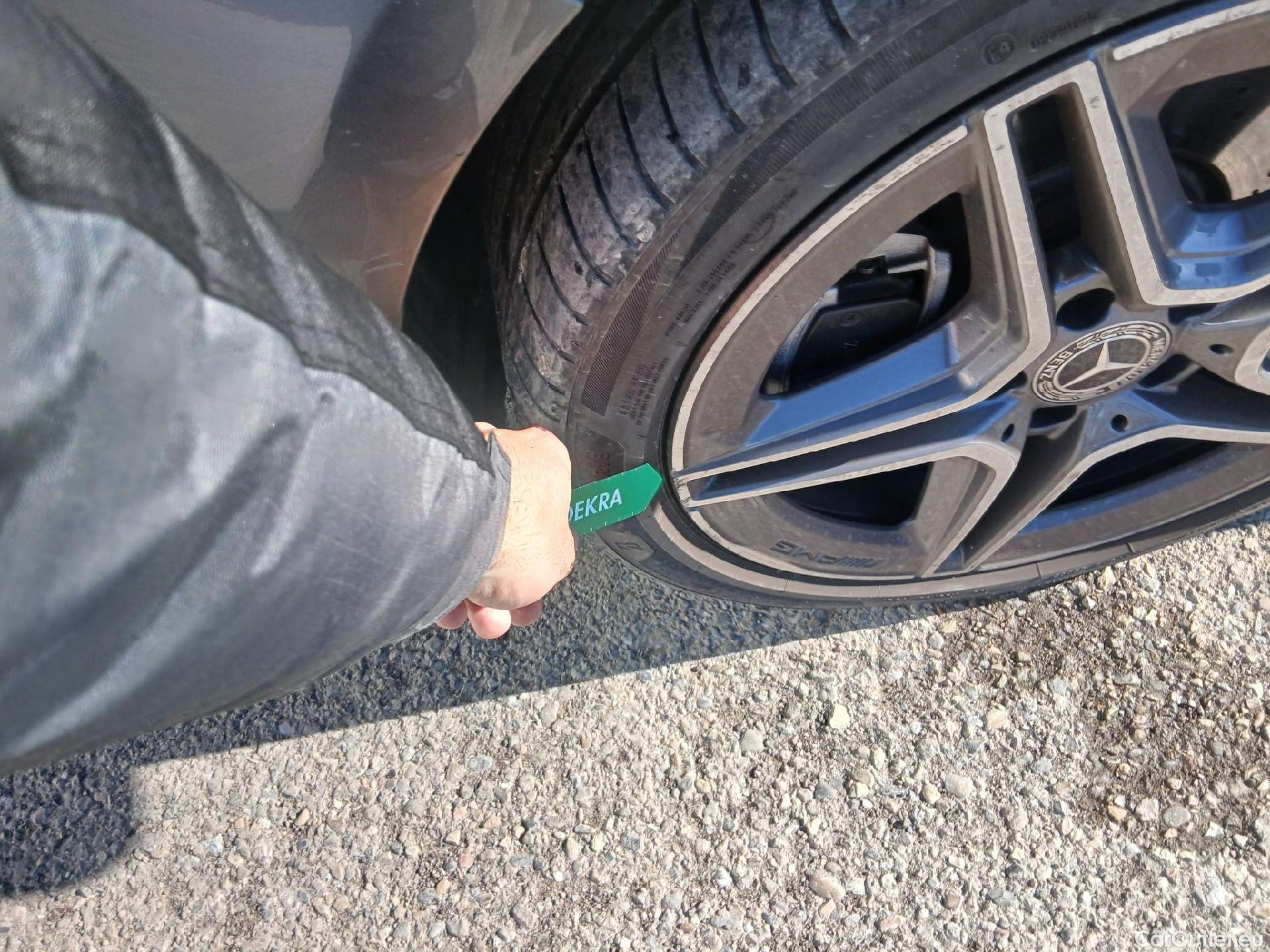  Mercedes  A-Klasse MERCEDES-BENZ Clase A / 2018 / 5P / berlina con portón A 250 e #3